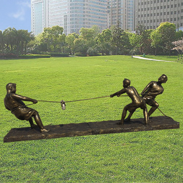 玻璃钢儿童拔河童趣小孩玩耍仿铜人物雕塑幼儿园公园广场小品摆件